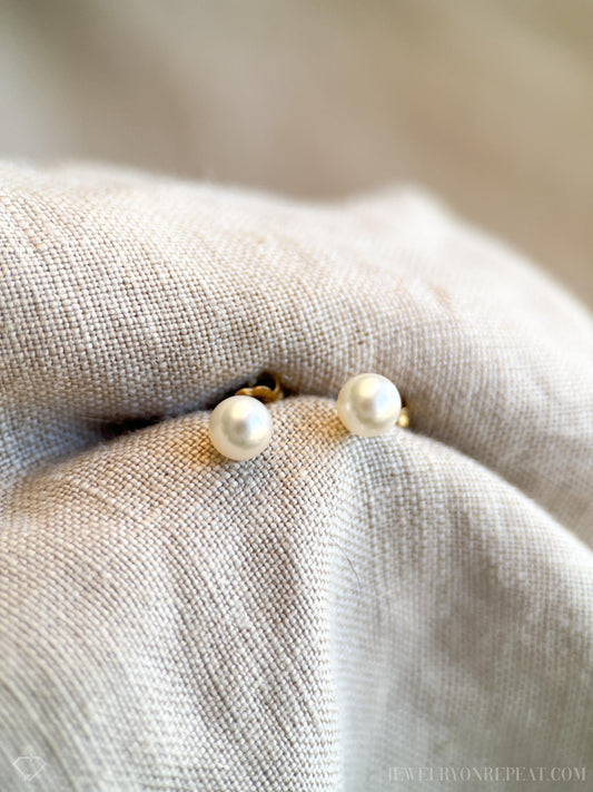 Vintage Pearl Stud Earrings in 14k Gold