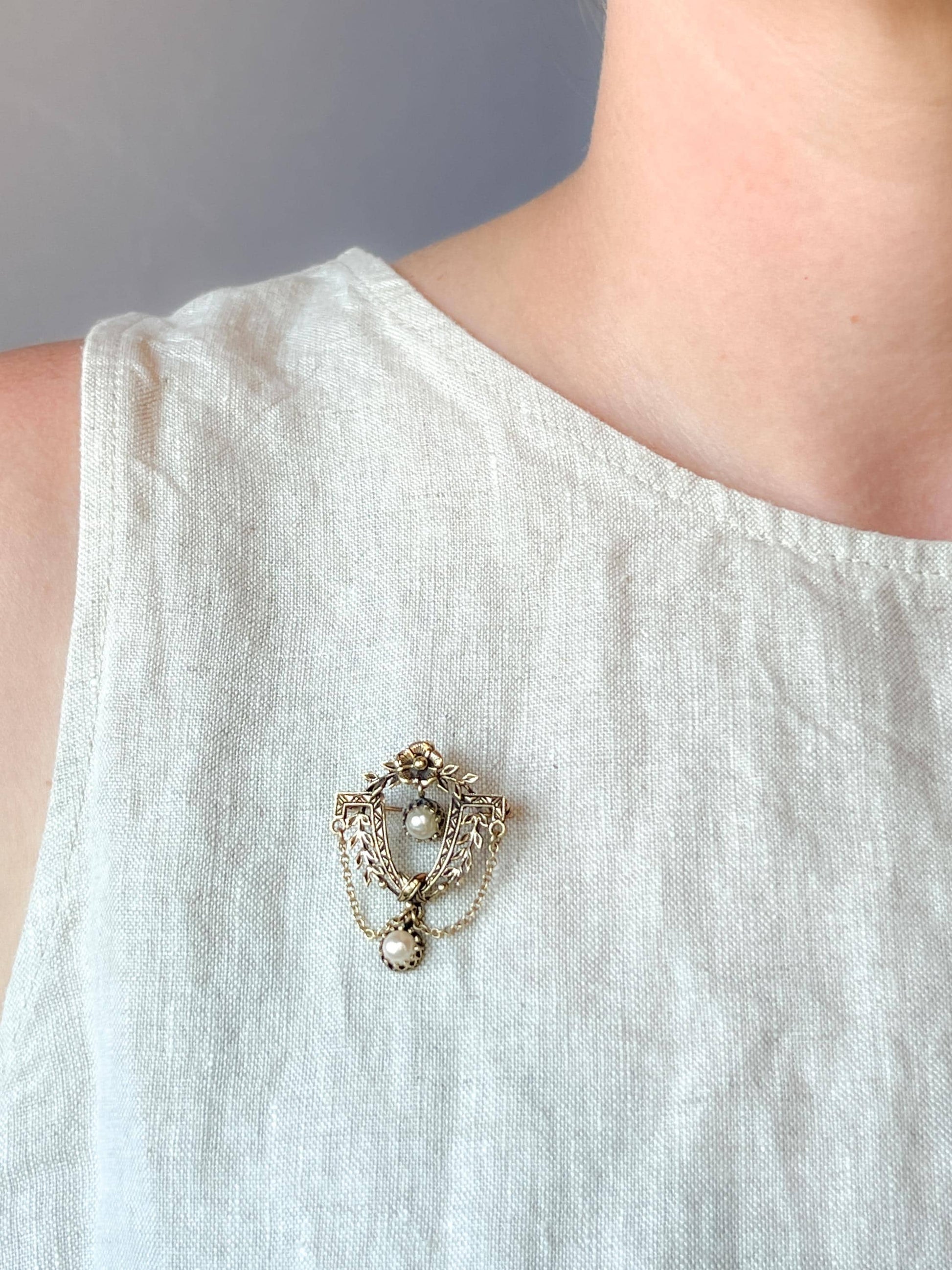 Vintage Pearl Brooch in 14k Gold