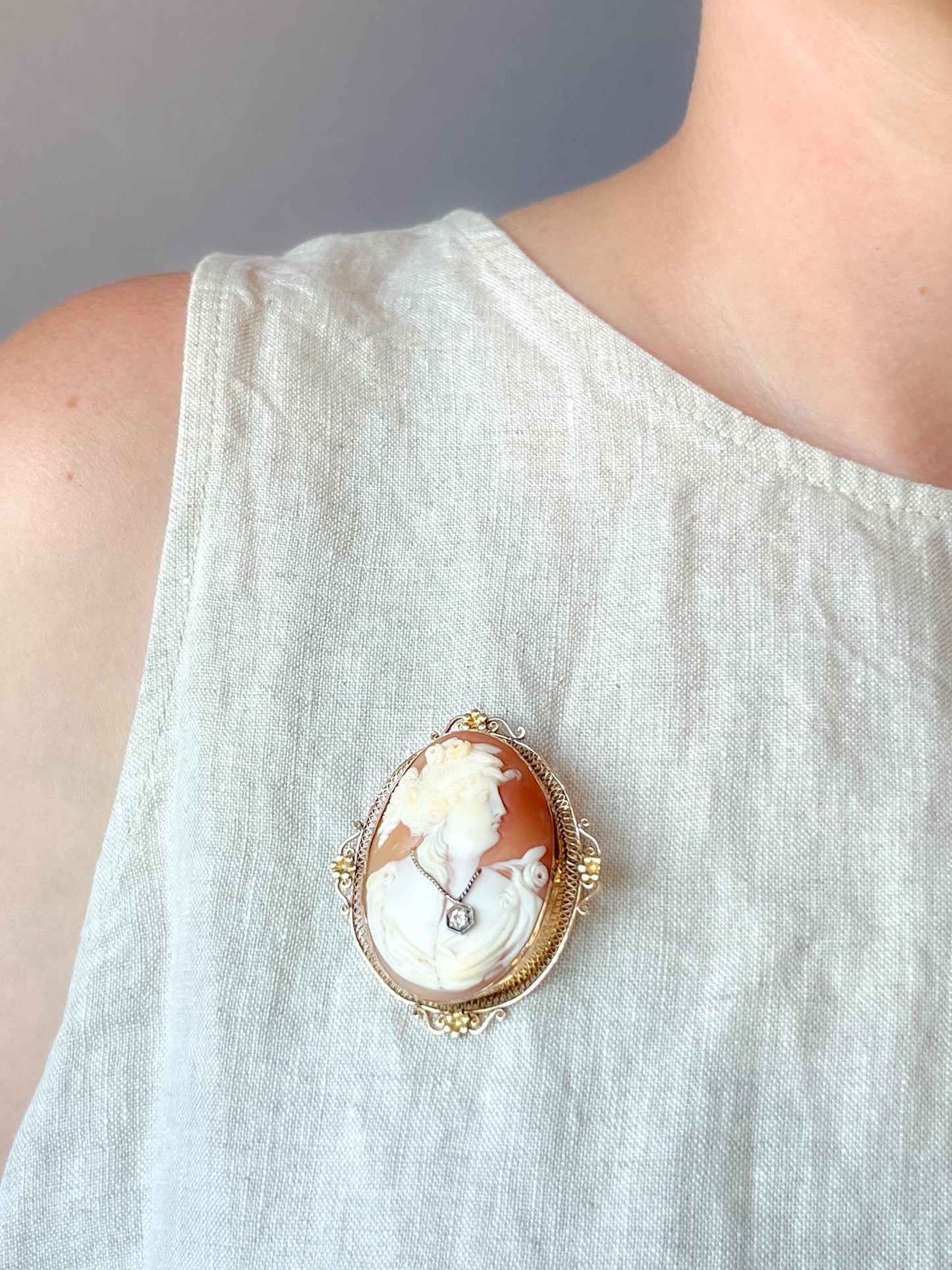 Vintage 1940s Cameo & Diamond Brooch in 14k Gold