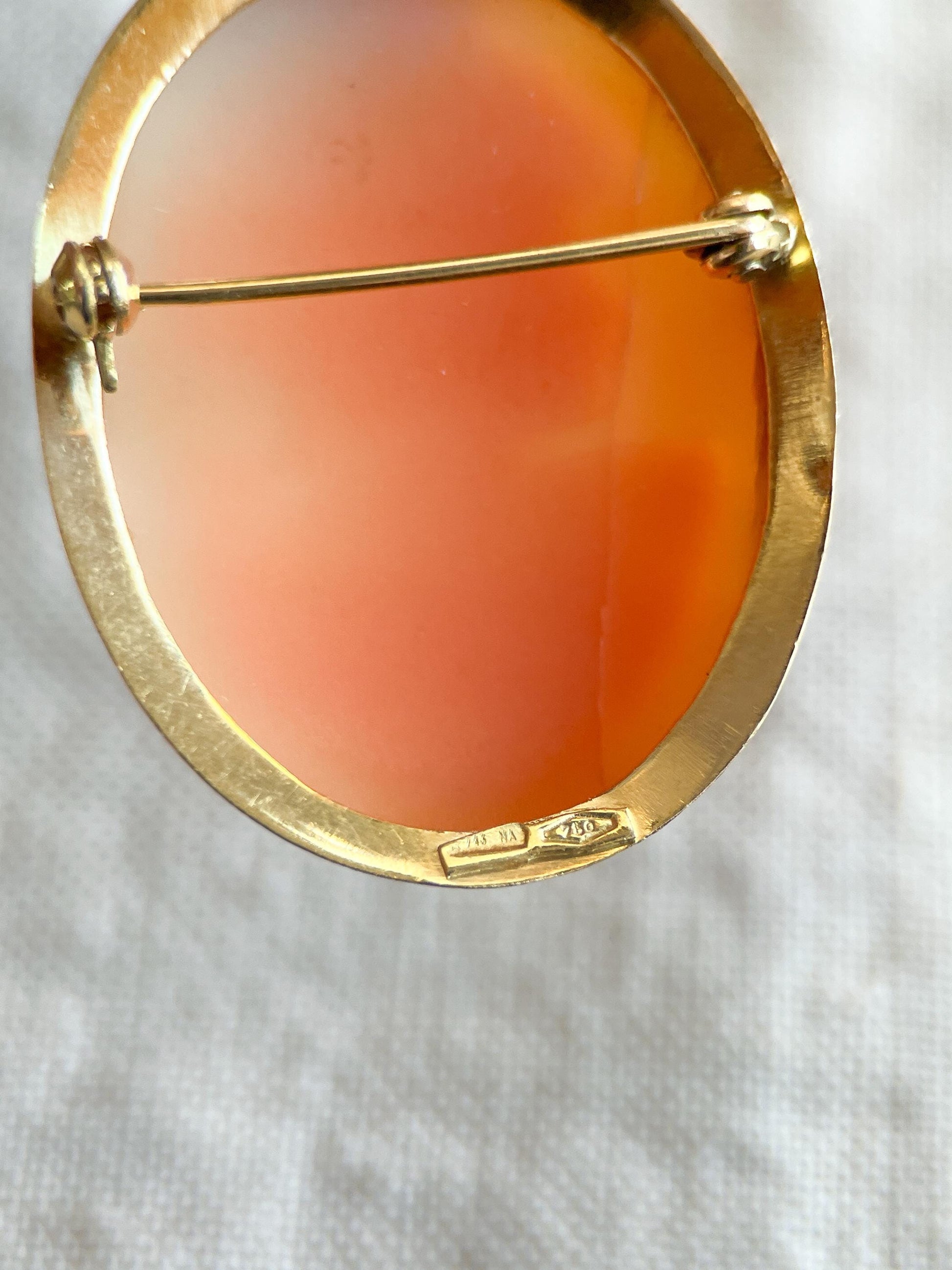 Vintage Cameo Brooch Pin, 18k Gold, Oval Female Portrait, Collectible 1940s Jewelry
