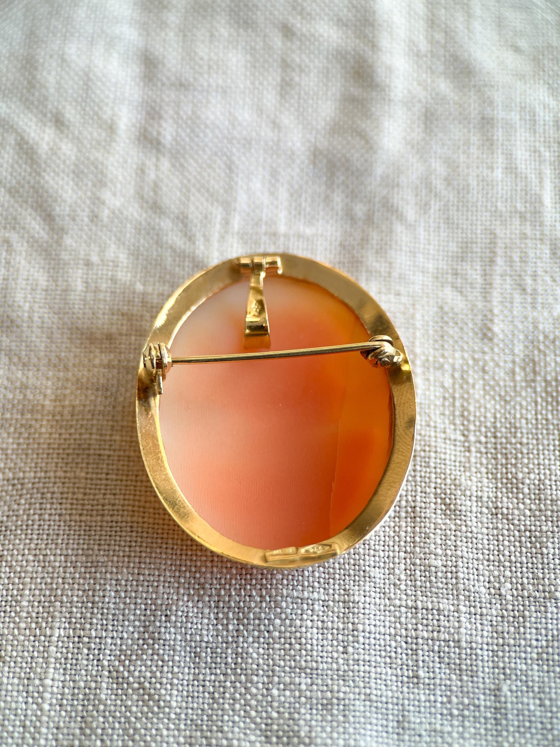 Vintage Cameo Brooch Pin, 18k Gold, Oval Female Portrait, Collectible 1940s Jewelry