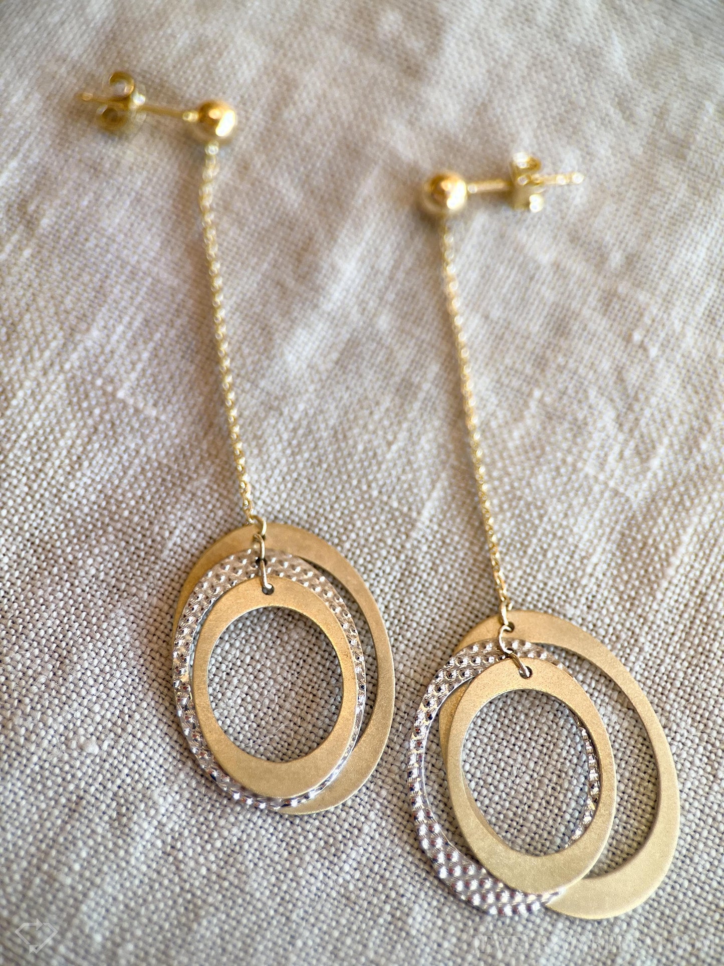 Vintage Geometric Oval Chain Dangle Earrings in 14k Gold