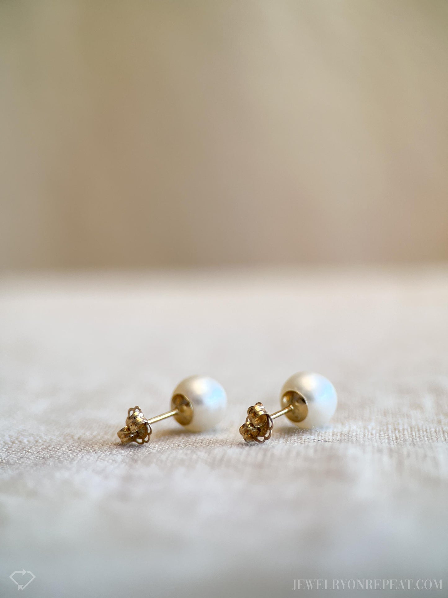 Vintage Pearl Stud Earrings in 14k Gold