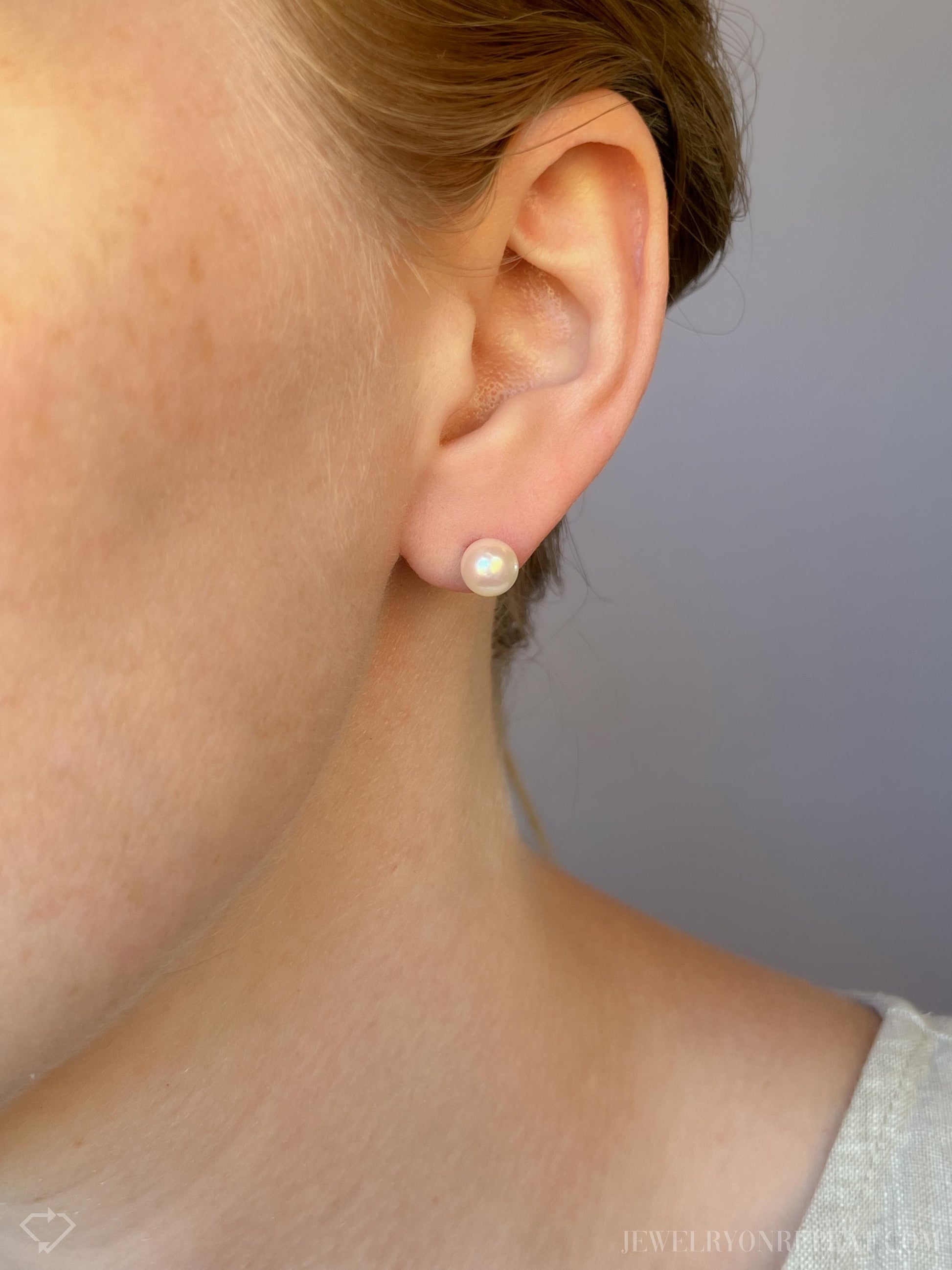 Vintage Pearl Stud Earrings in 14k Gold