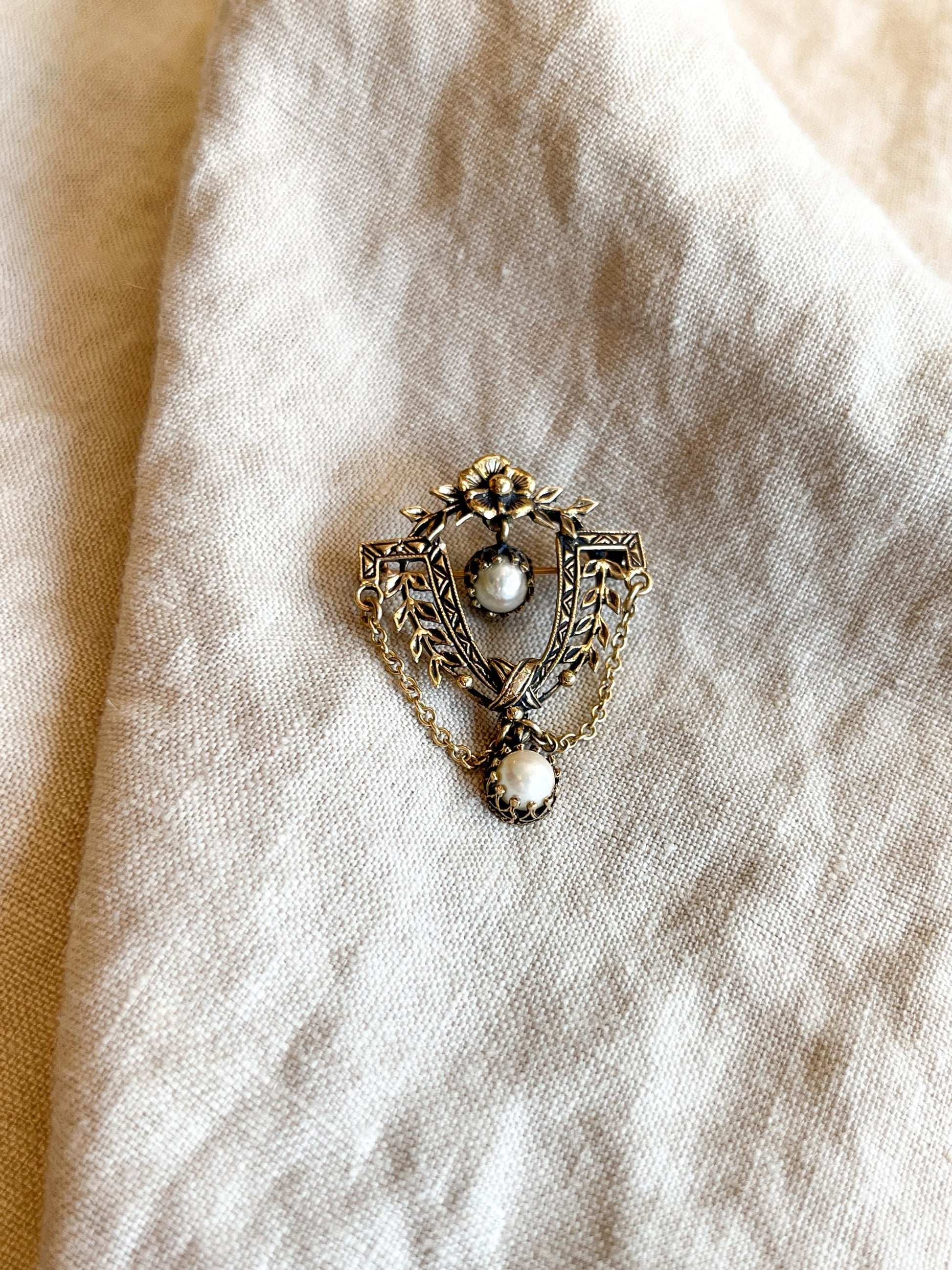 Vintage Pearl Brooch in 14k Gold