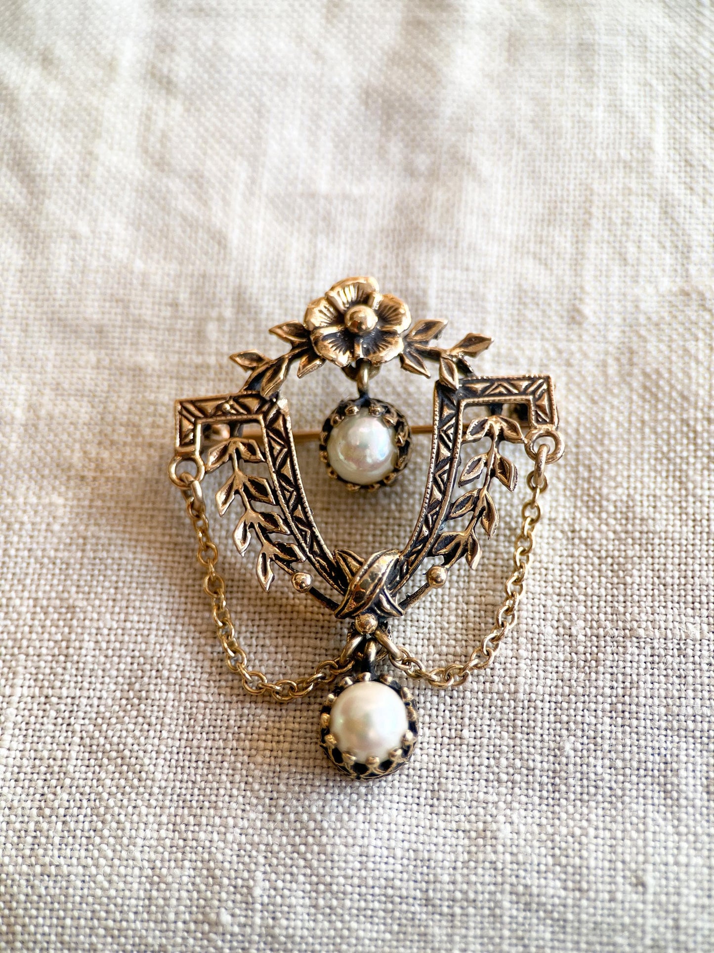 Vintage Pearl Brooch in 14k Gold