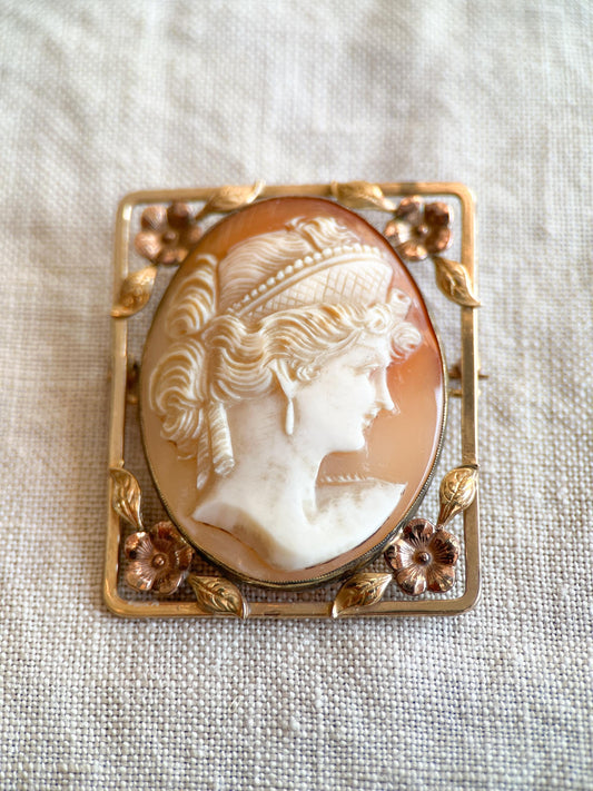 Vintage Cameo Brooch in 10k Gold