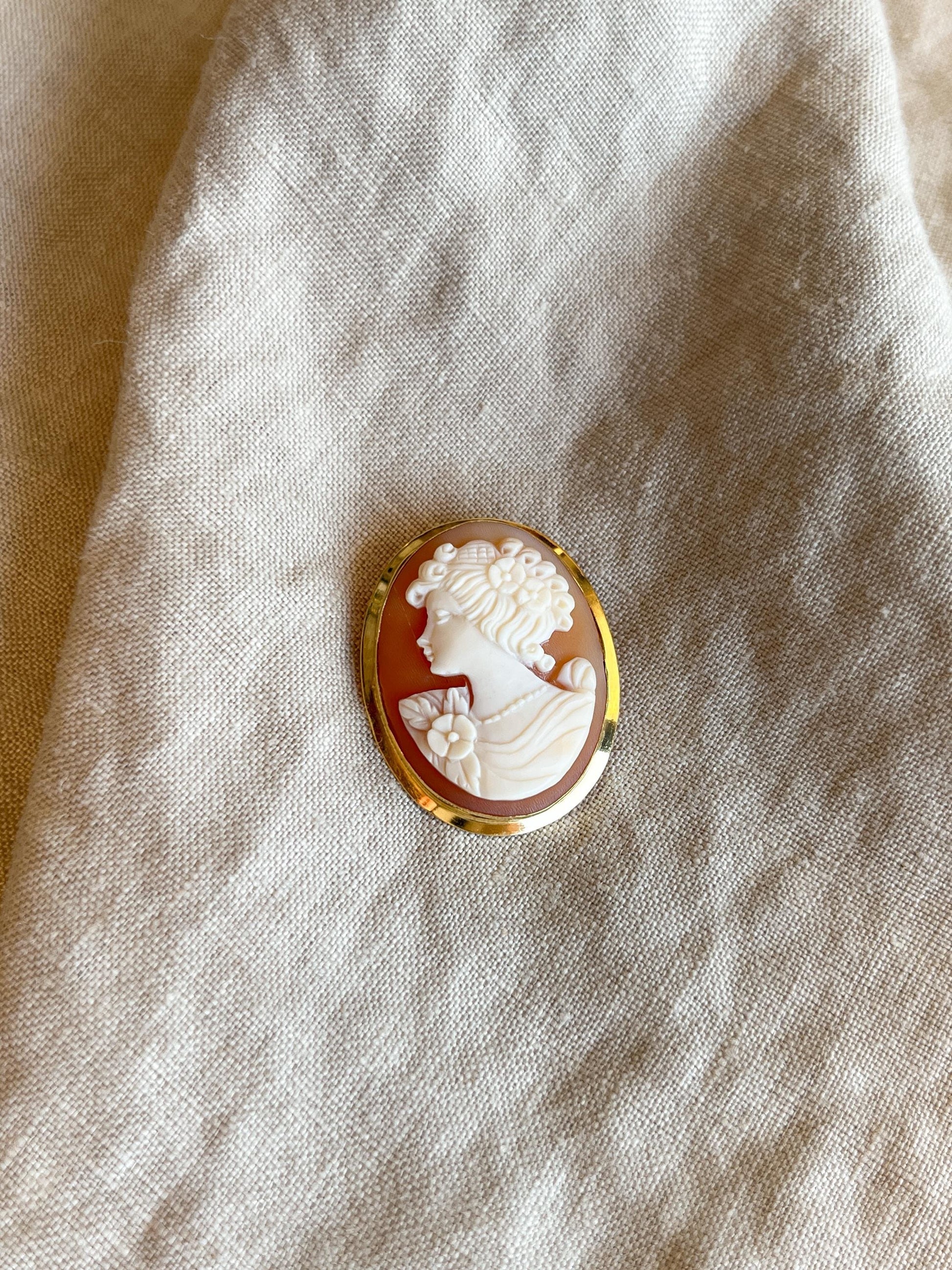Vintage Cameo Brooch Pin, 18k Gold, Oval Female Portrait, Collectible 1940s Jewelry