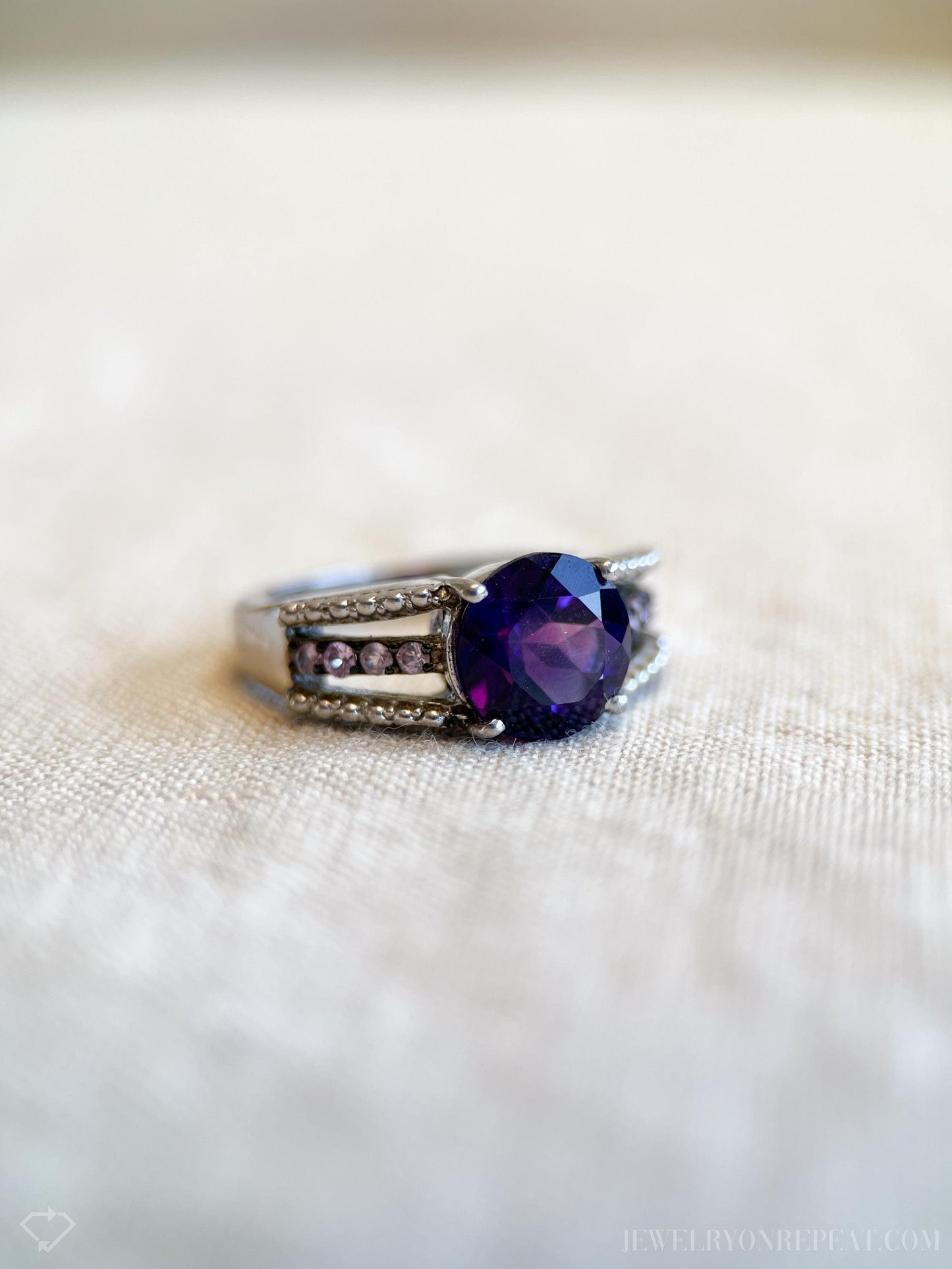 Vintage Amethyst Gemstone Ring in Sterling Silver