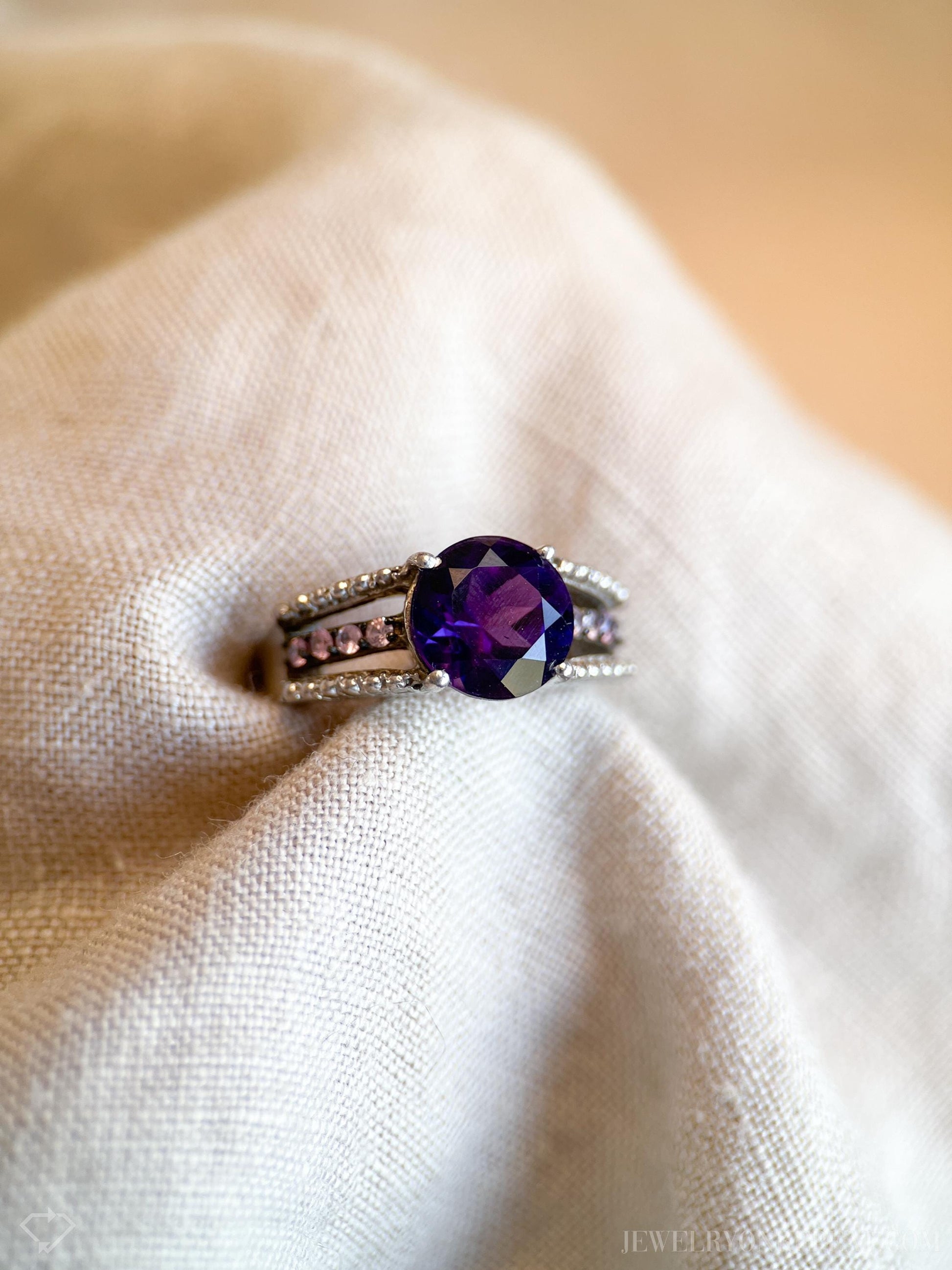 Vintage Amethyst Gemstone Ring in Sterling Silver