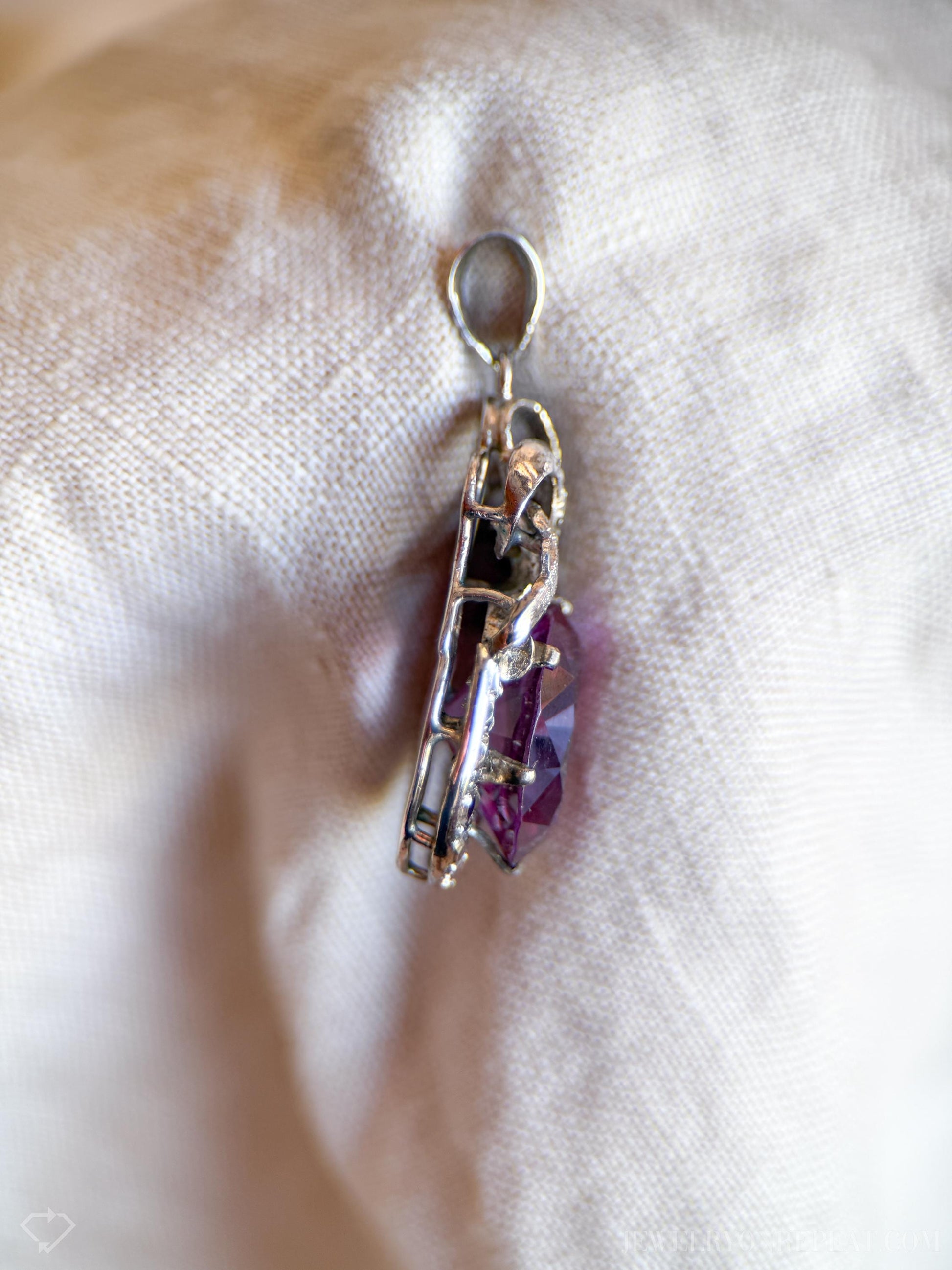 Vintage Purple Sapphire Pendant Necklace in 18k White Gold