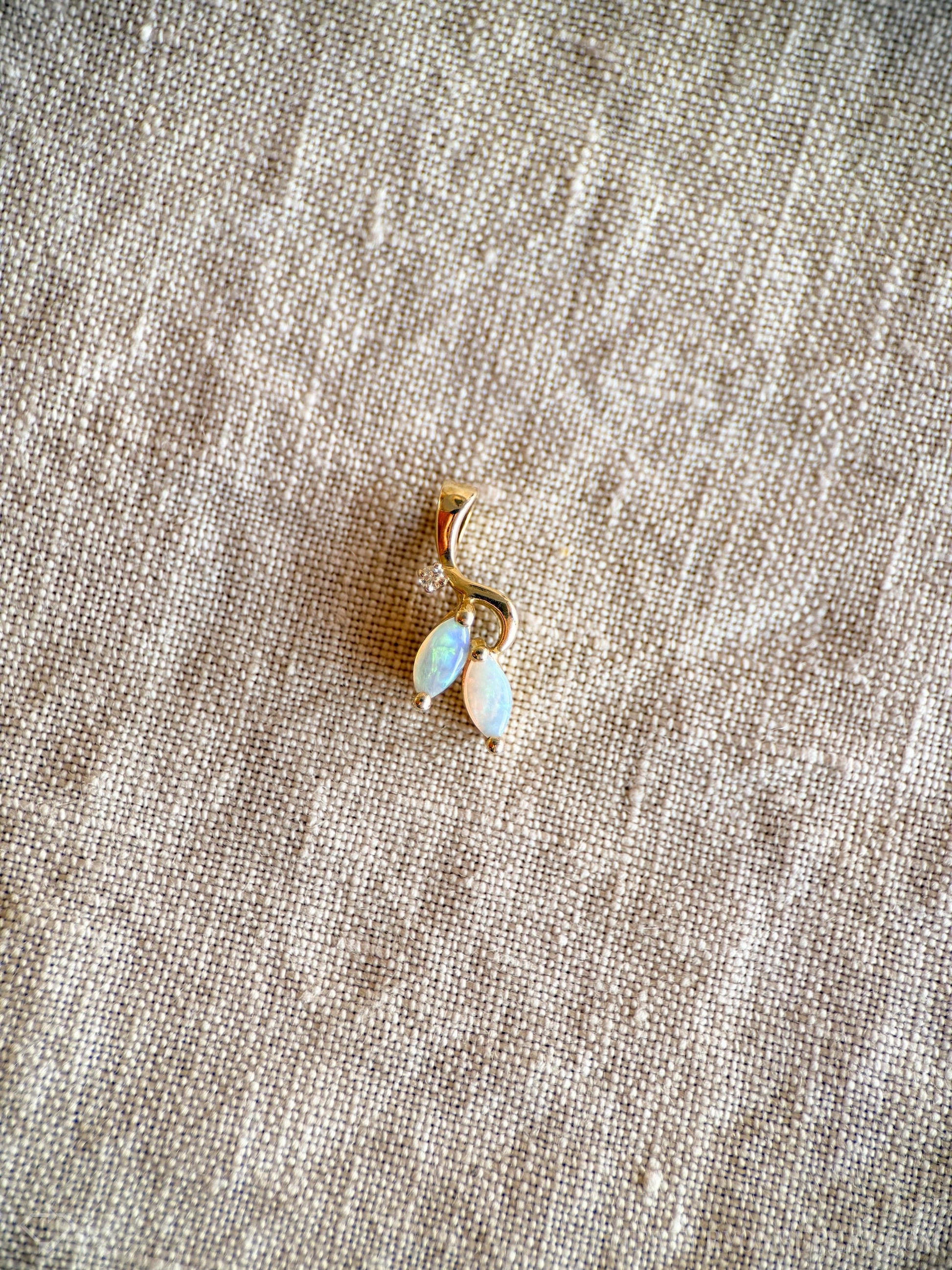 Vintage Opal Pendant in 14k Gold