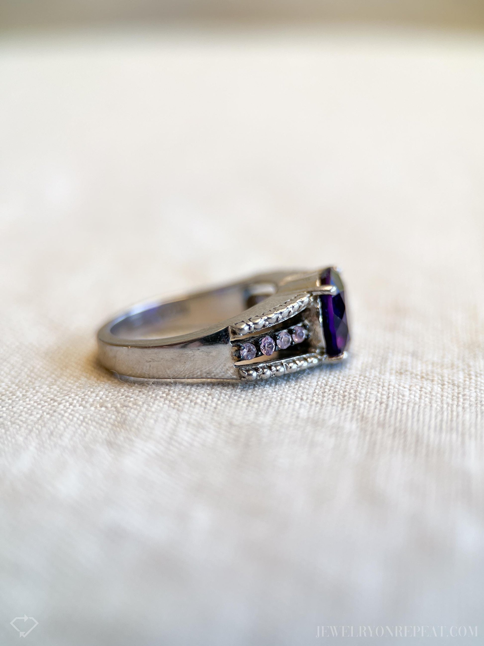 Vintage Amethyst Gemstone Ring in Sterling Silver