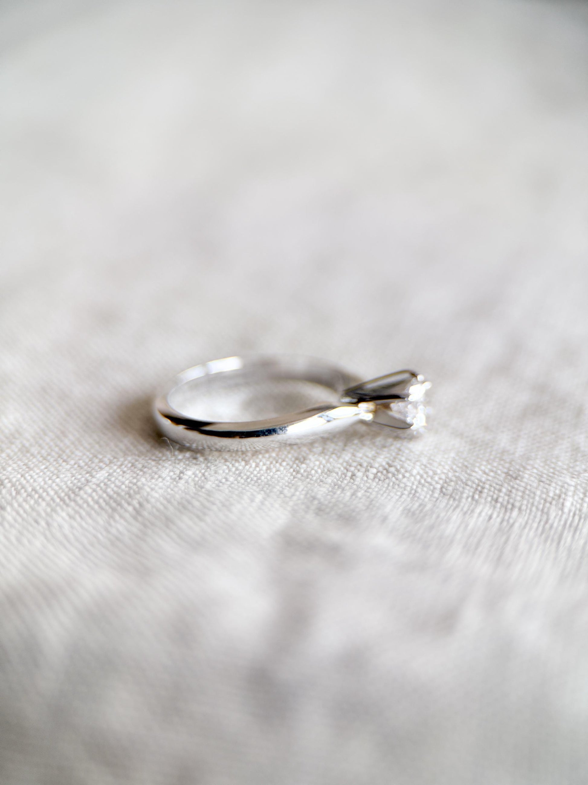 Vintage Diamond Engagement Ring, Round Cut, 18k White Gold, 1990s Solitaire Bridal Ring