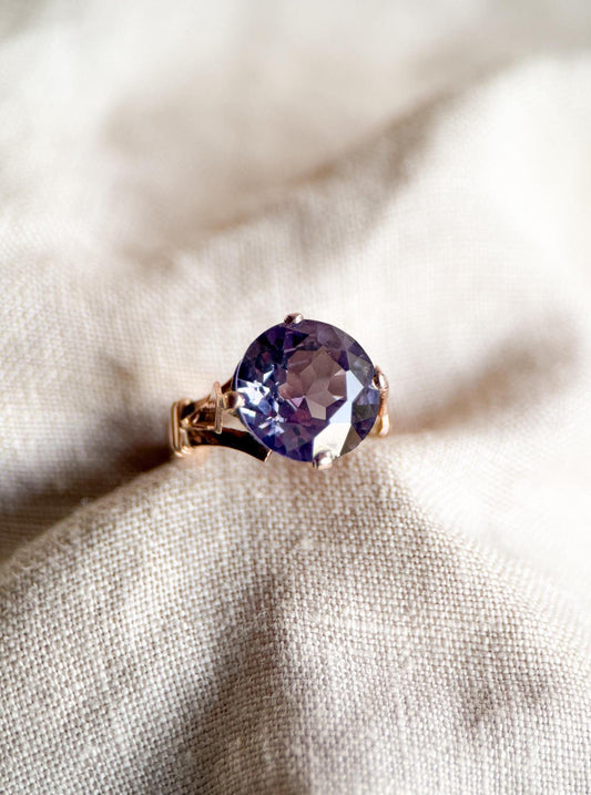 Vintage Purple Sapphire Ring in 10k Rose Gold, Antique Jewelry from the 1930s - Timeless, Sustainable, @JewelryOnRepeat