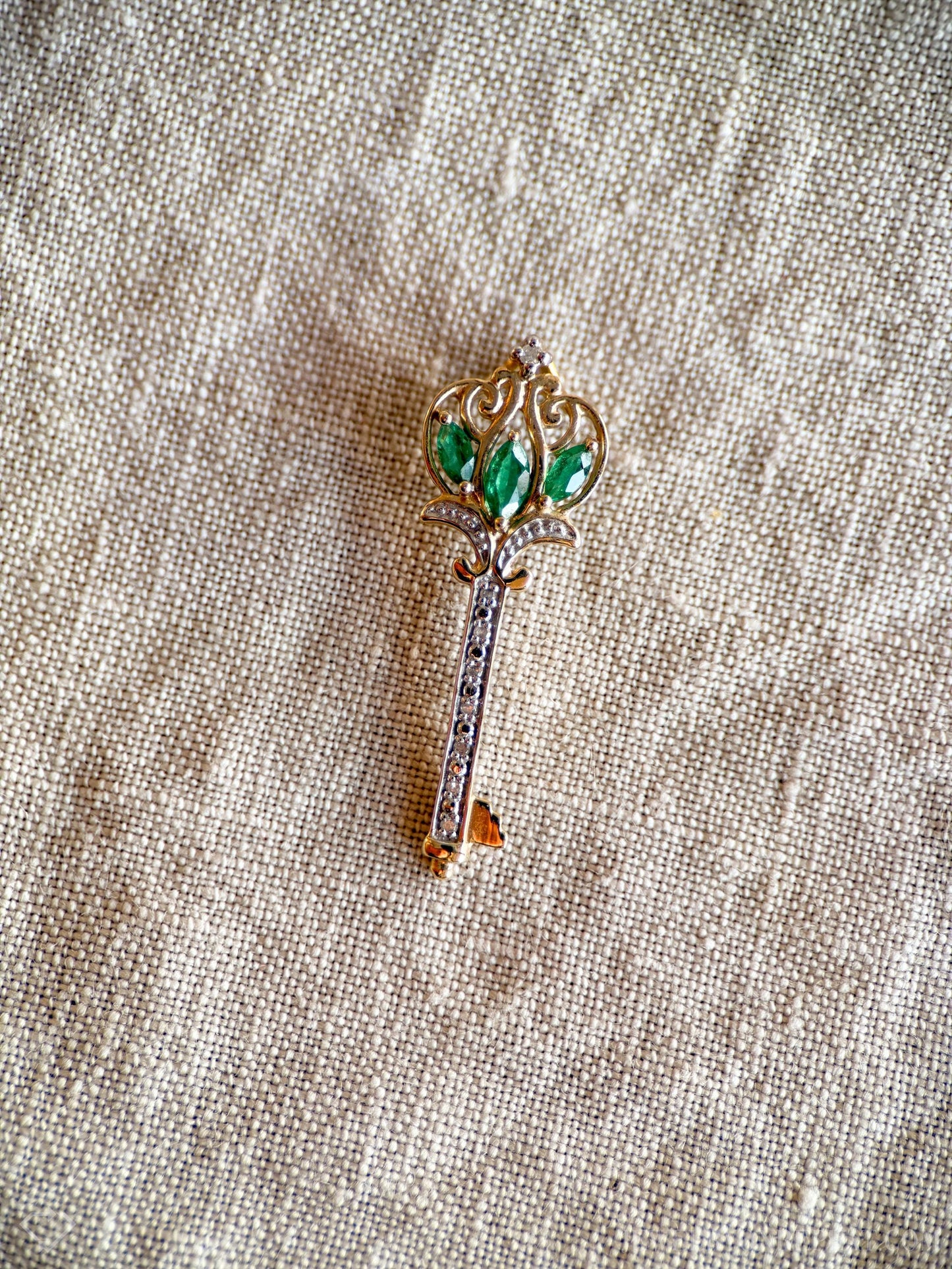 Vintage Skeleton Key Gemstone Pendant in 10k Gold