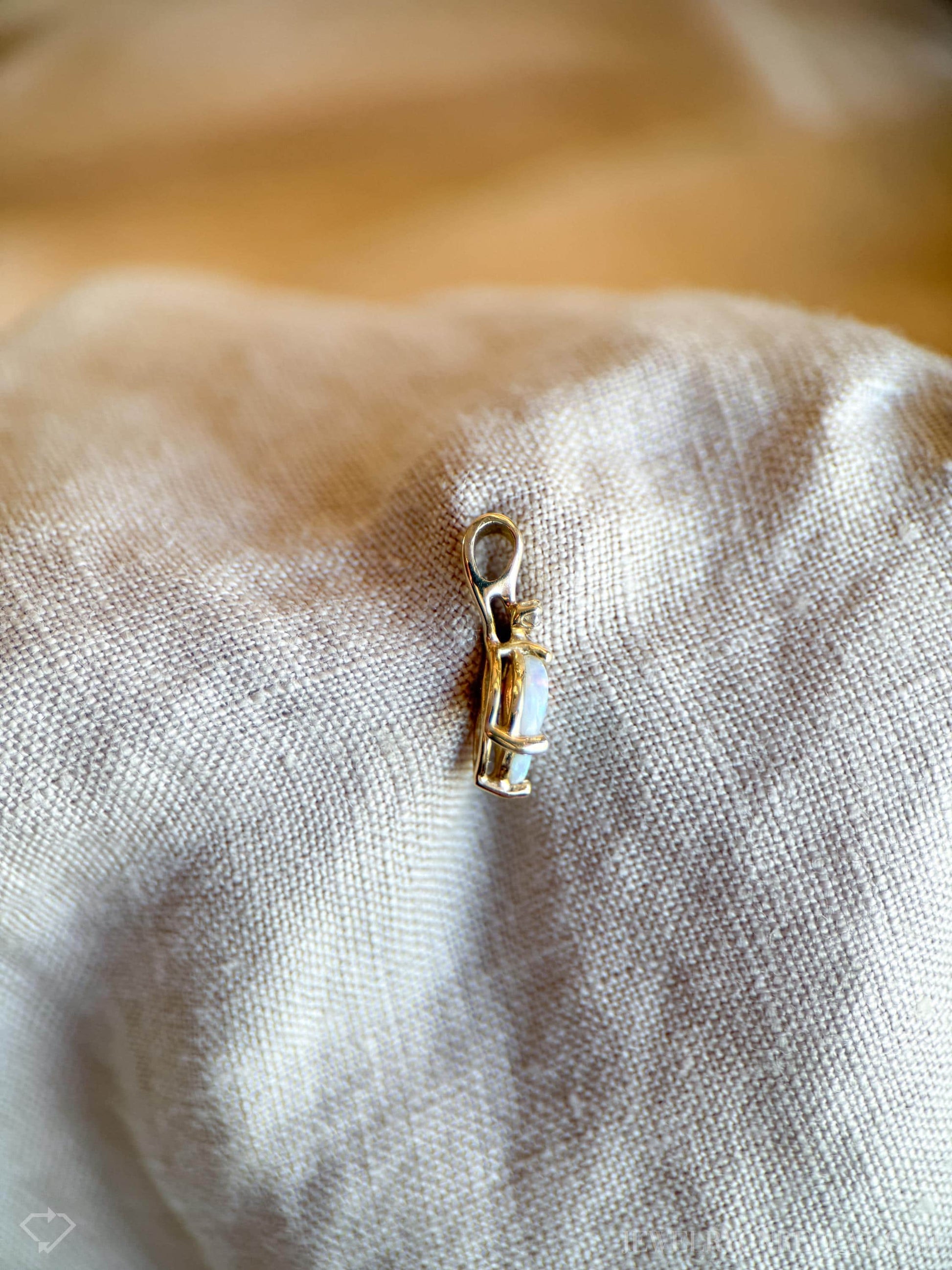 Vintage Opal Pendant in 14k Gold