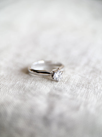 Vintage Diamond Engagement Ring, Round Cut, 18k White Gold, 1990s Solitaire Bridal Ring