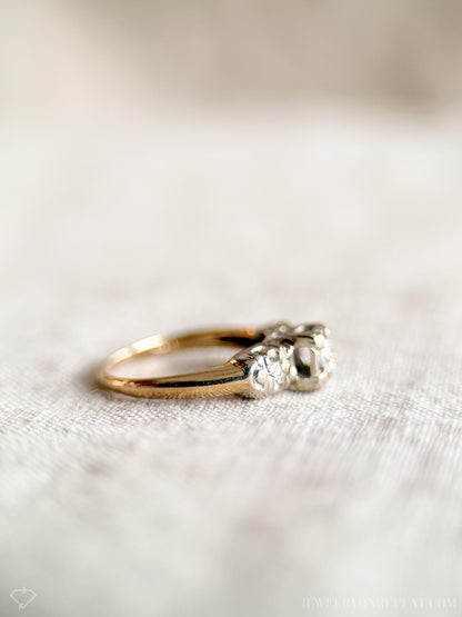 Vintage Diamond Art Deco Engagement Ring in 14k Gold, Antique Jewelry from the 1940s - Timeless, Sustainable, @JewelryOnRepeat