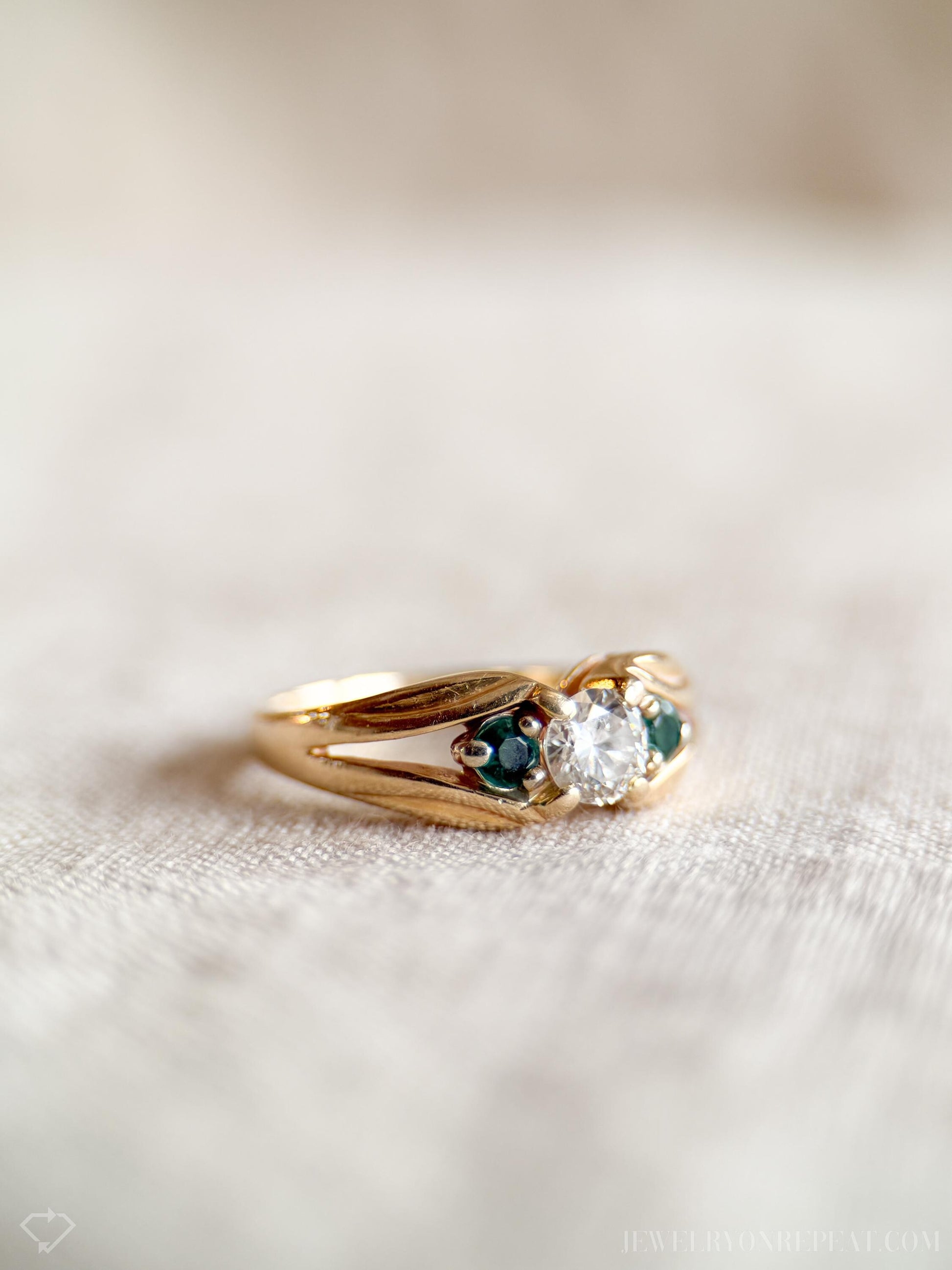 Vintage Diamond and Emerald Engagement Ring in 14k Gold, Retro Jewelry from the 1990s - Timeless, Sustainable, @JewelryOnRepeat