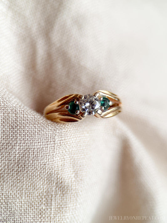 Vintage Diamond and Emerald Engagement Ring in 14k Gold, Retro Jewelry from the 1990s - Timeless, Sustainable, @JewelryOnRepeat