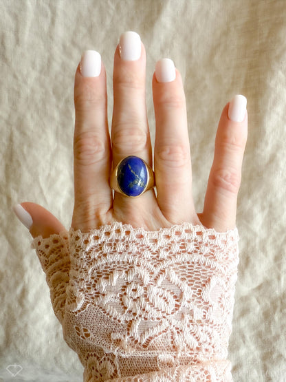 Vintage 1970s Lapis Lazuli Gemstone Ring in 18k Gold