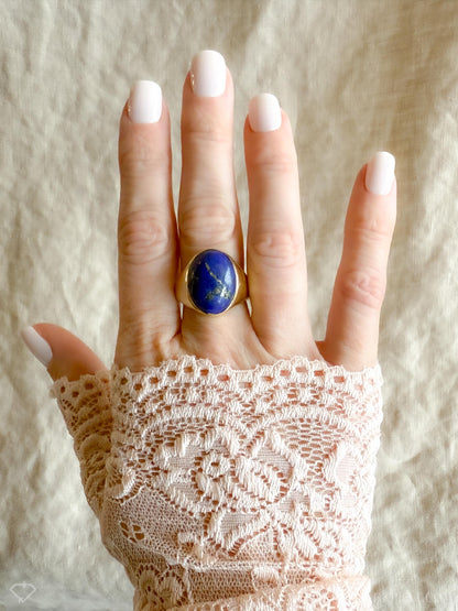 Vintage 1970s Lapis Lazuli Gemstone Ring in 18k Gold