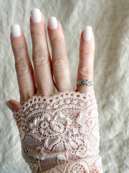 Vintage Diamond Art Deco Engagement Ring in 14k Gold, Antique Jewelry from the 1940s - Timeless, Sustainable, @JewelryOnRepeat