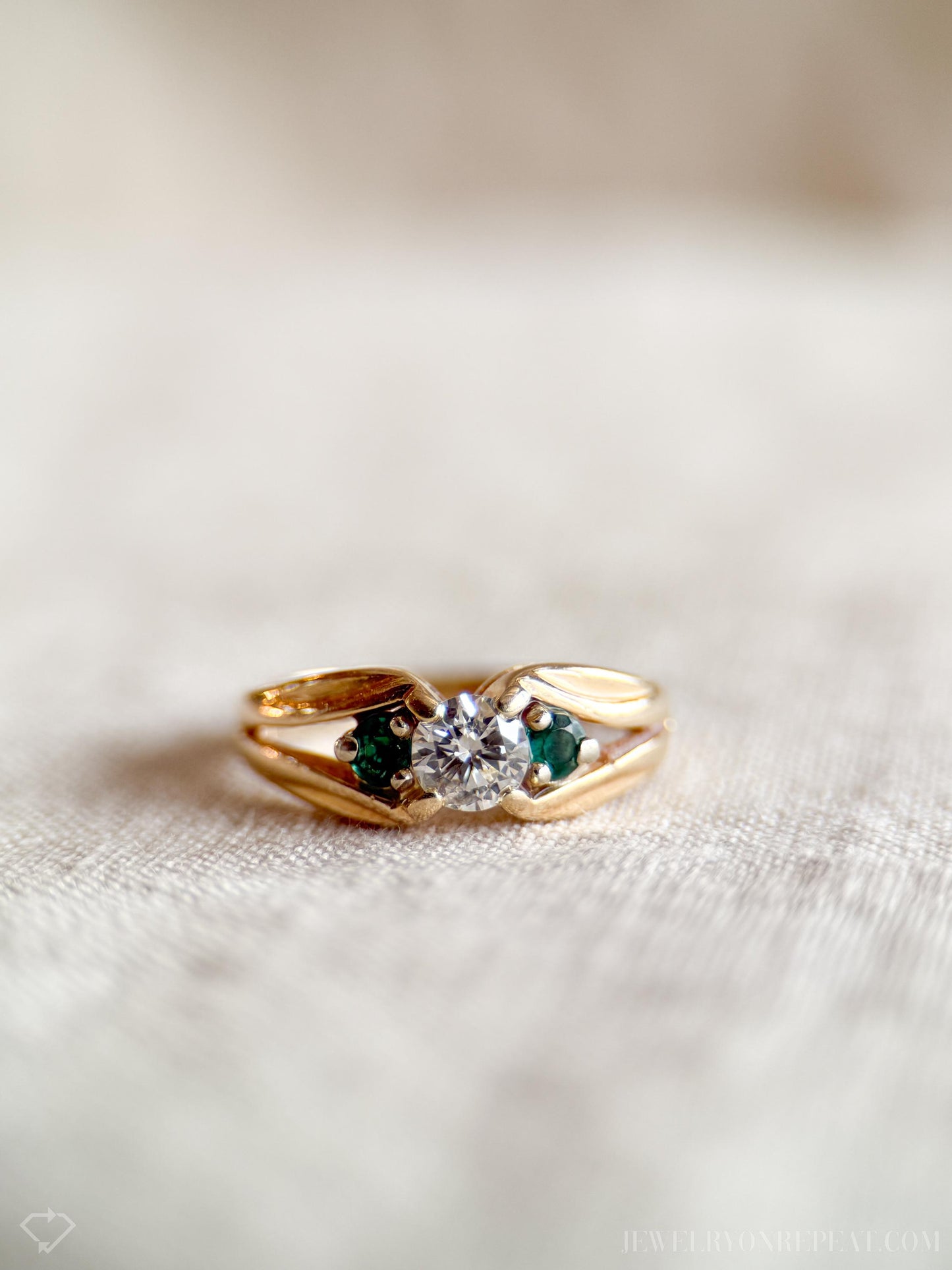 Vintage Diamond and Emerald Engagement Ring in 14k Gold, Retro Jewelry from the 1990s - Timeless, Sustainable, @JewelryOnRepeat