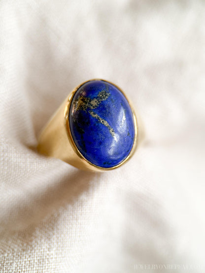 Vintage 1970s Lapis Lazuli Gemstone Ring in 18k Gold