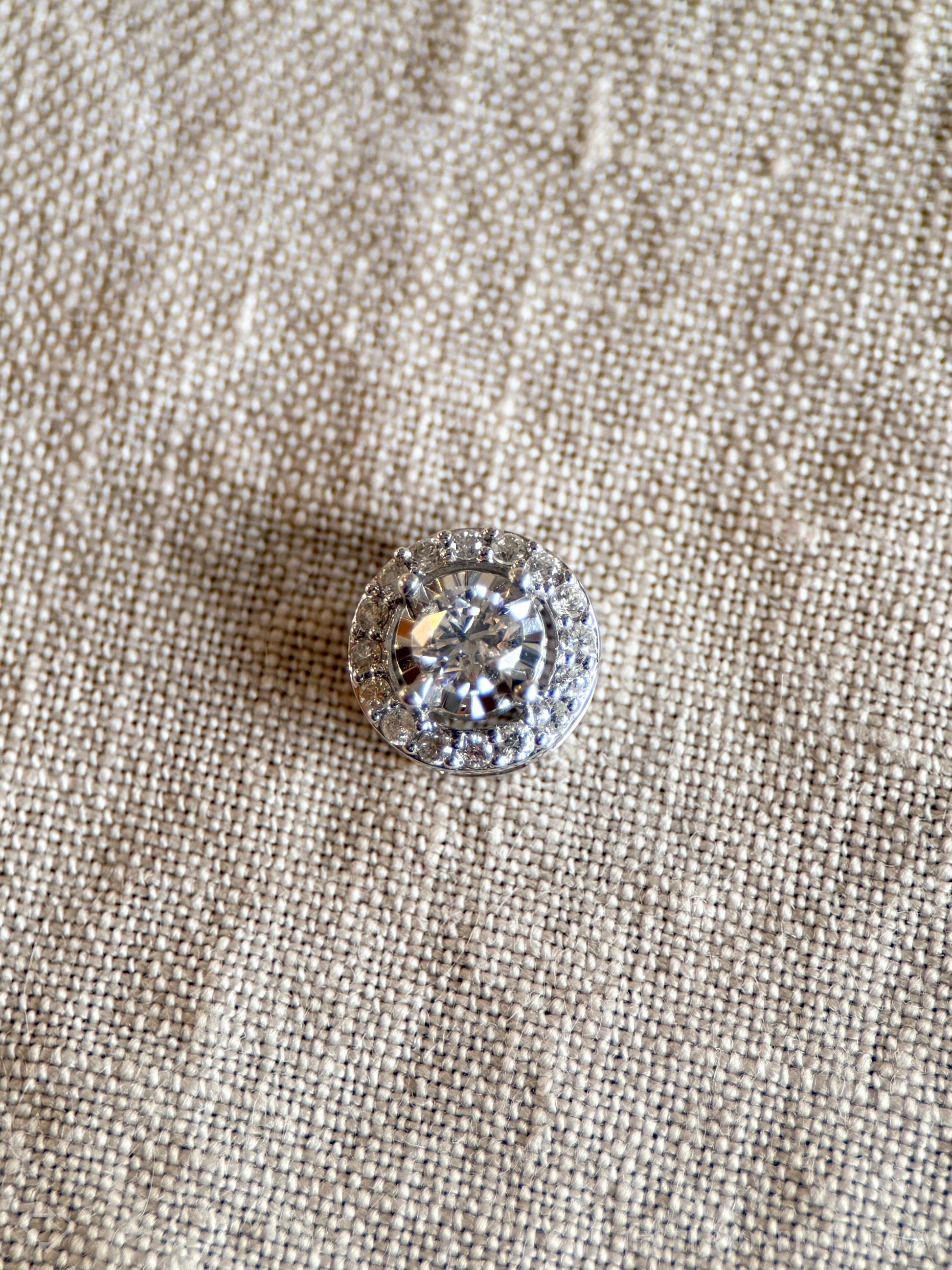 Vintage Diamond Halo Pendant in 14k White Gold, Vintage Jewelry from the 1990s - Timeless, Sustainable, @JewelryOnRepeat