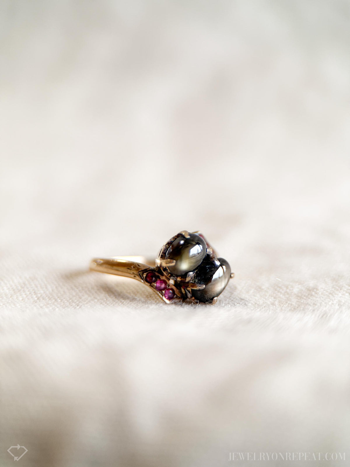 Vintage 1960s Art Deco Star Sapphire Ring