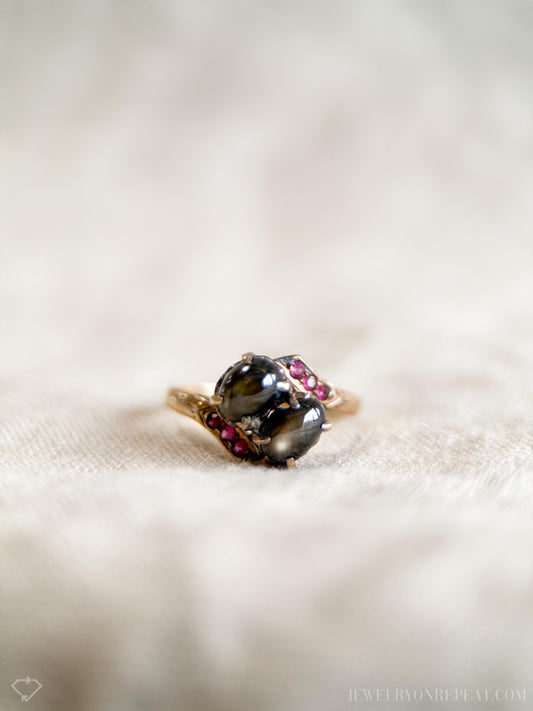 Vintage Art Deco Star Sapphire Gemstone Cabochon Ring in 14k Gold, Antique Jewelry from the 1960s - Timeless, Sustainable, @JewelryOnRepeat