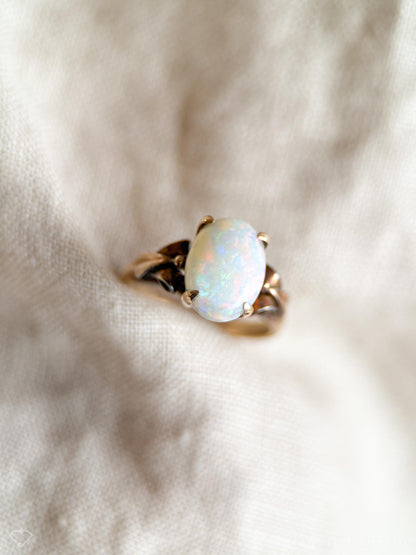 Vintage 1960s Opal Gemstone Ring in 10k Gold