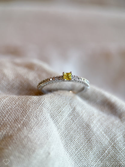 Vintage Yellow Sapphire Engagement Ring in 14k White Gold, Retro Jewelry from the 2000s - Timeless, Sustainable, @JewelryOnRepeat