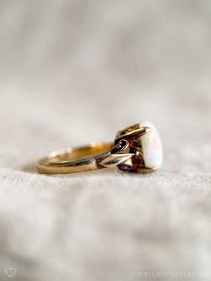 Vintage 1960s Opal Gemstone Ring in 10k Gold