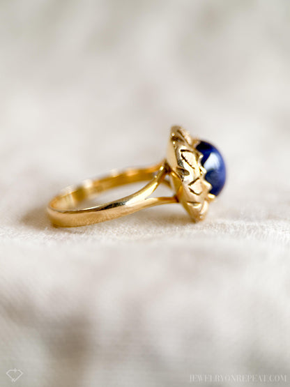 Vintage 1960s Star Sapphire Gemstone Ring in 14k Gold