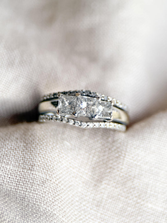 Vintage Three Stone Princess Cut Diamond Wedding Set in 14k White Gold, Retro 1990s Jewelry - Timeless, Sustainable, @JewelryOnRepeat