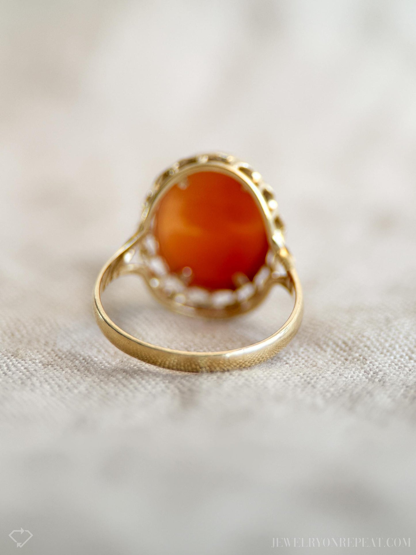 Vintage 1940s Cameo Gemstone Ring in 14k Gold