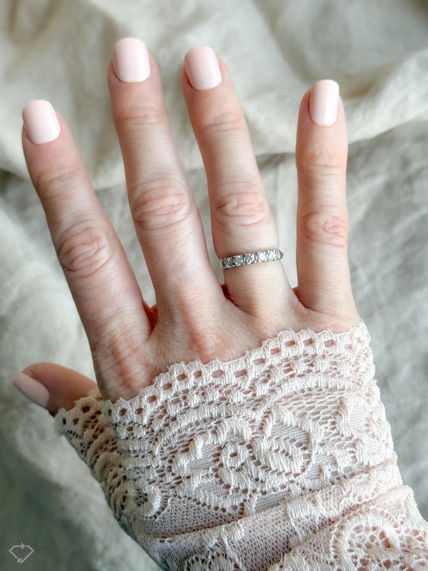 Vintage Diamond Prong Set Wedding Band in Platinum, Retro Jewelry from the 1950s - Timeless, Sustainable, @JewelryOnRepeat