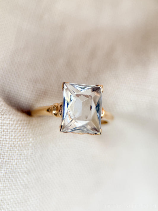 Vintage White Quartz Gemstone Ring in 10k Gold, Antique Jewelry from the 1940s - Timeless, Sustainable, @JewelryOnRepeat