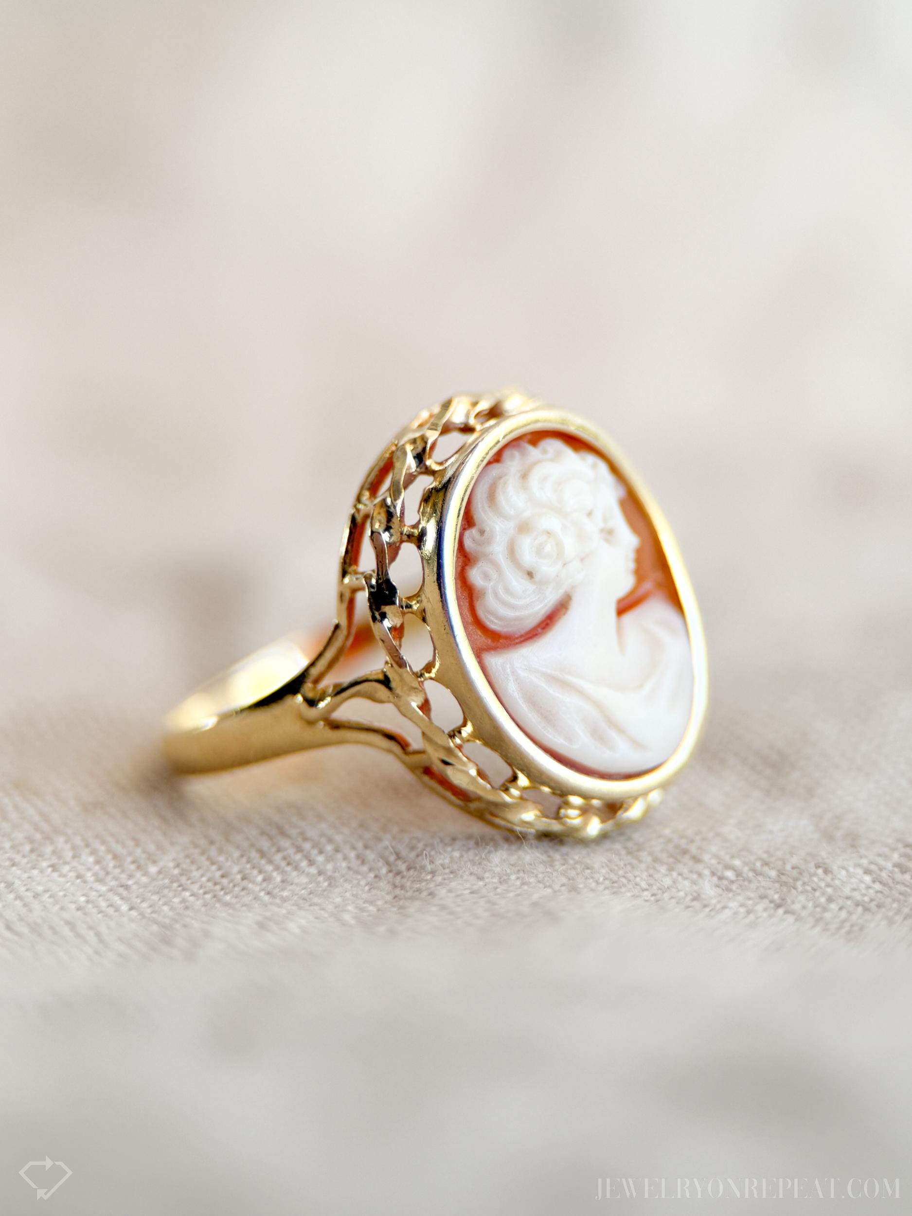 Vintage Cameo Gemstone Ring in 14k Gold, Antique Jewelry from the 1940s - Timeless, Sustainable, @JewelryOnRepeat