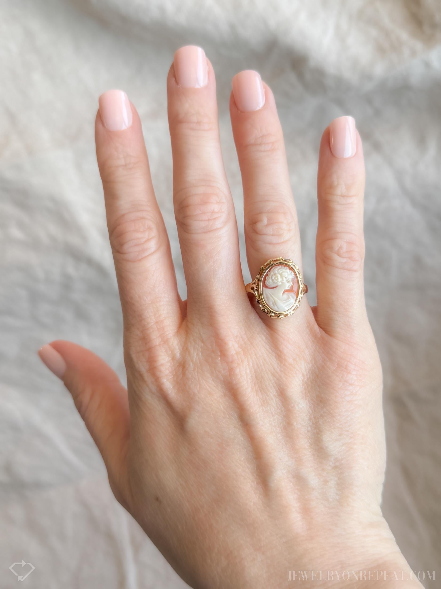 Vintage Cameo Gemstone Ring in 14k Gold, Antique Jewelry from the 1940s - Timeless, Sustainable, @JewelryOnRepeat