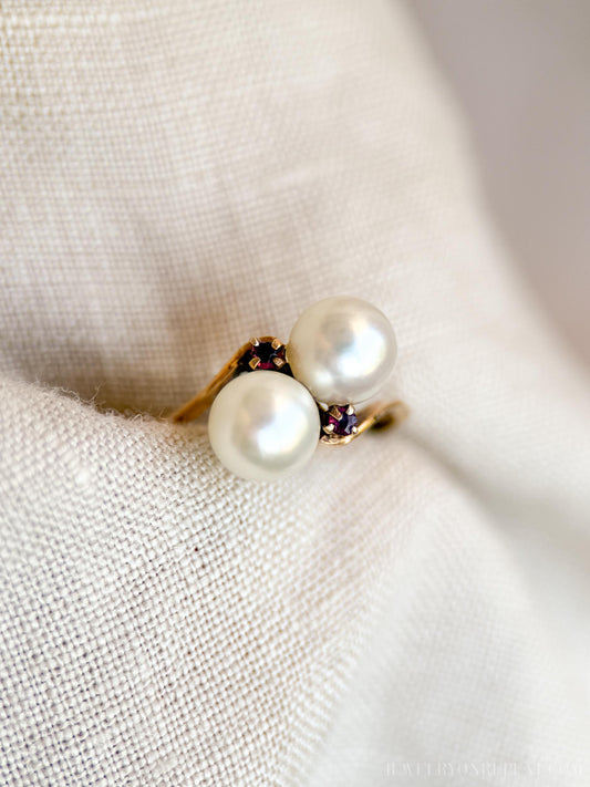 Vintage Pearl and Ruby Ring in 14k Gold, Antique Jewelry from the 1970s - Timeless, Sustainable, @JewelryOnRepeat