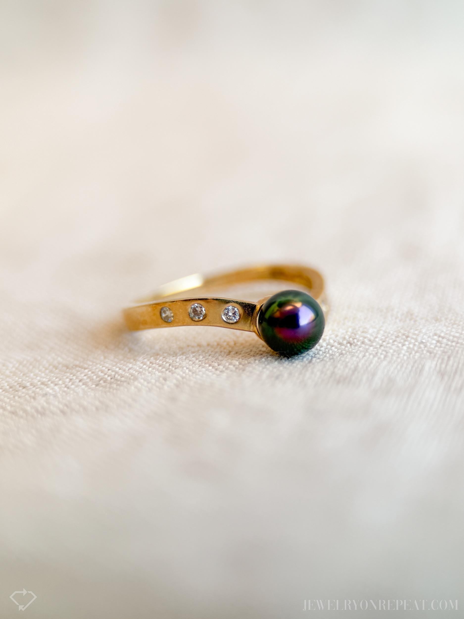Vintage Black Pearl and Diamond Ring in 14k Gold, Antique Jewelry from the 1990s - Timeless, Sustainable, @JewelryOnRepeat