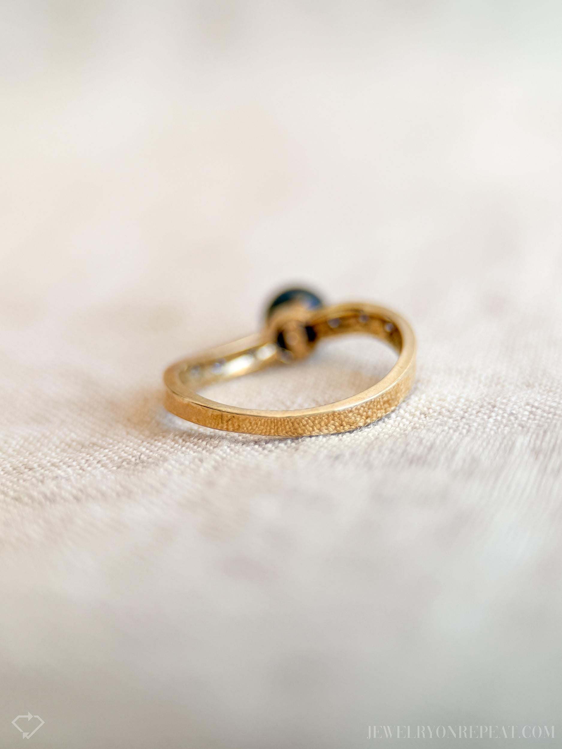 Vintage 1990s Black Pearl & Diamond Ring in 14k Gold