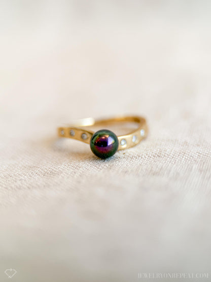Vintage 1990s Black Pearl & Diamond Ring in 14k Gold