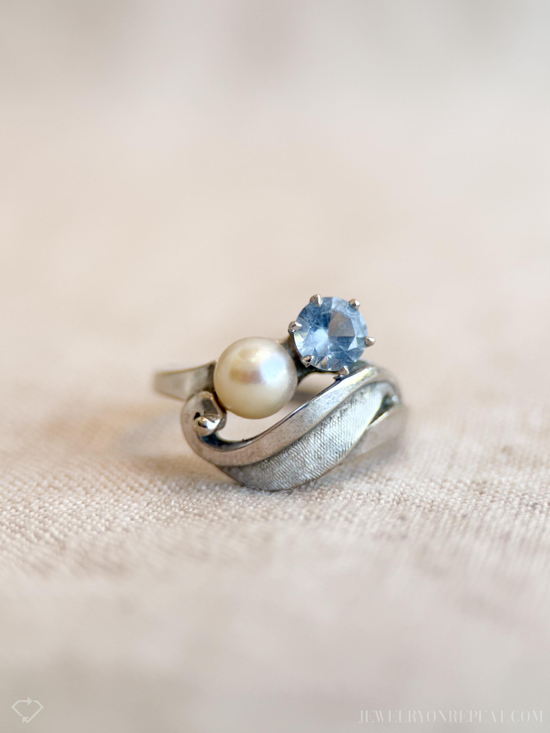 Vintage Pearl and Blue Spinel Ring in 10k White Gold, Antique Jewelry from the 1970s - Timeless, Sustainable, @JewelryOnRepeat