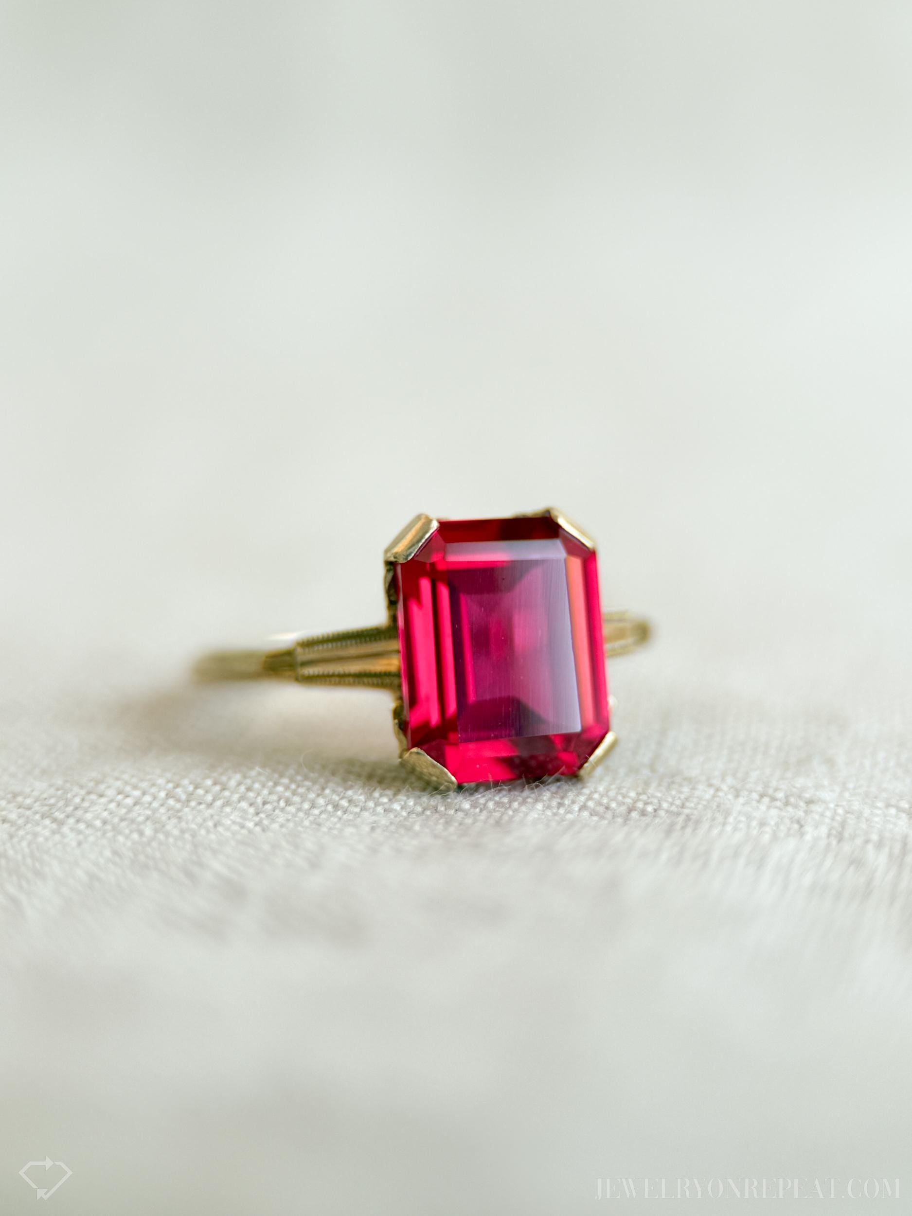 Vintage Art Deco Ruby Ring in 10k Gold, Antique Jewelry from the 1950s - Timeless, Sustainable, @JewelryOnRepeat
