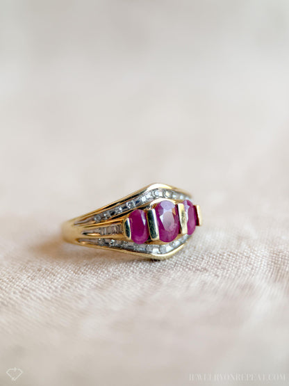 Vintage 1980s Three Stone Ruby Ring in 10k Gold